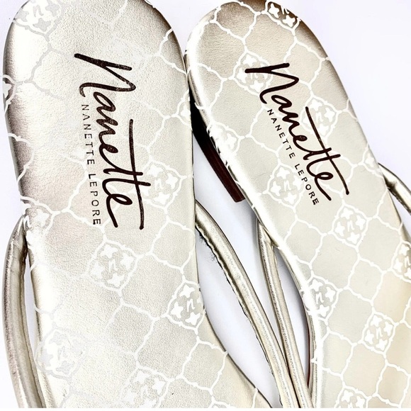 Nanette Lepore Melanie Flip Flops Sandals 7.5M Gold Metallic Leather Elegant - Picture 8 of 9